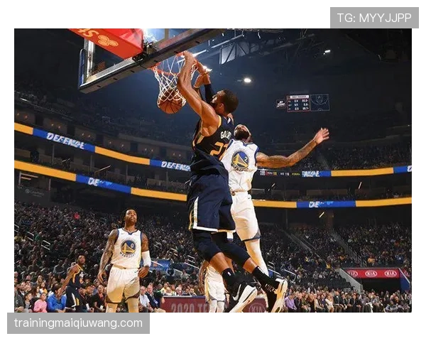 NBA合理冲撞区是什么?关于篮下无犯规接触的完整解析 NBA合理冲撞区是什么?关于篮下无犯规接触的完整解析